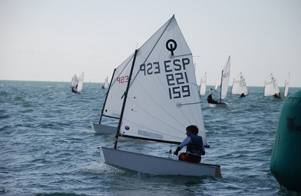 ECHTER NAUTISCHER CLUB DER LINIE